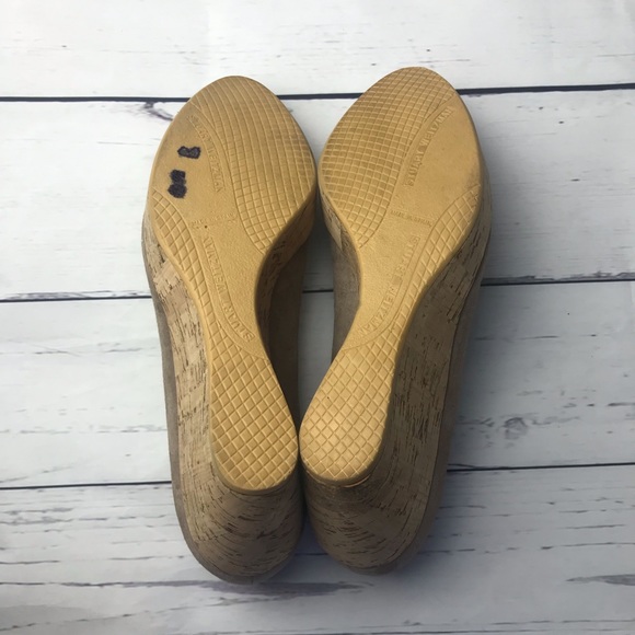 Stuart Weitzman | tan suede wedge heel - Picture 4 of 8